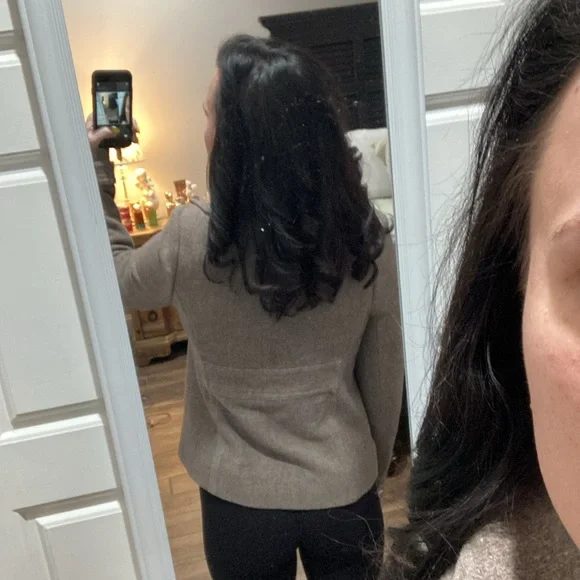 Abercrombie and fitch coat! 🧥 - Picture 4 of 7